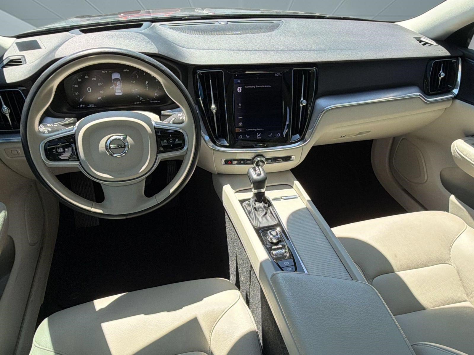 Used 2020 Volvo S60 T5 Momentum FWD image 15