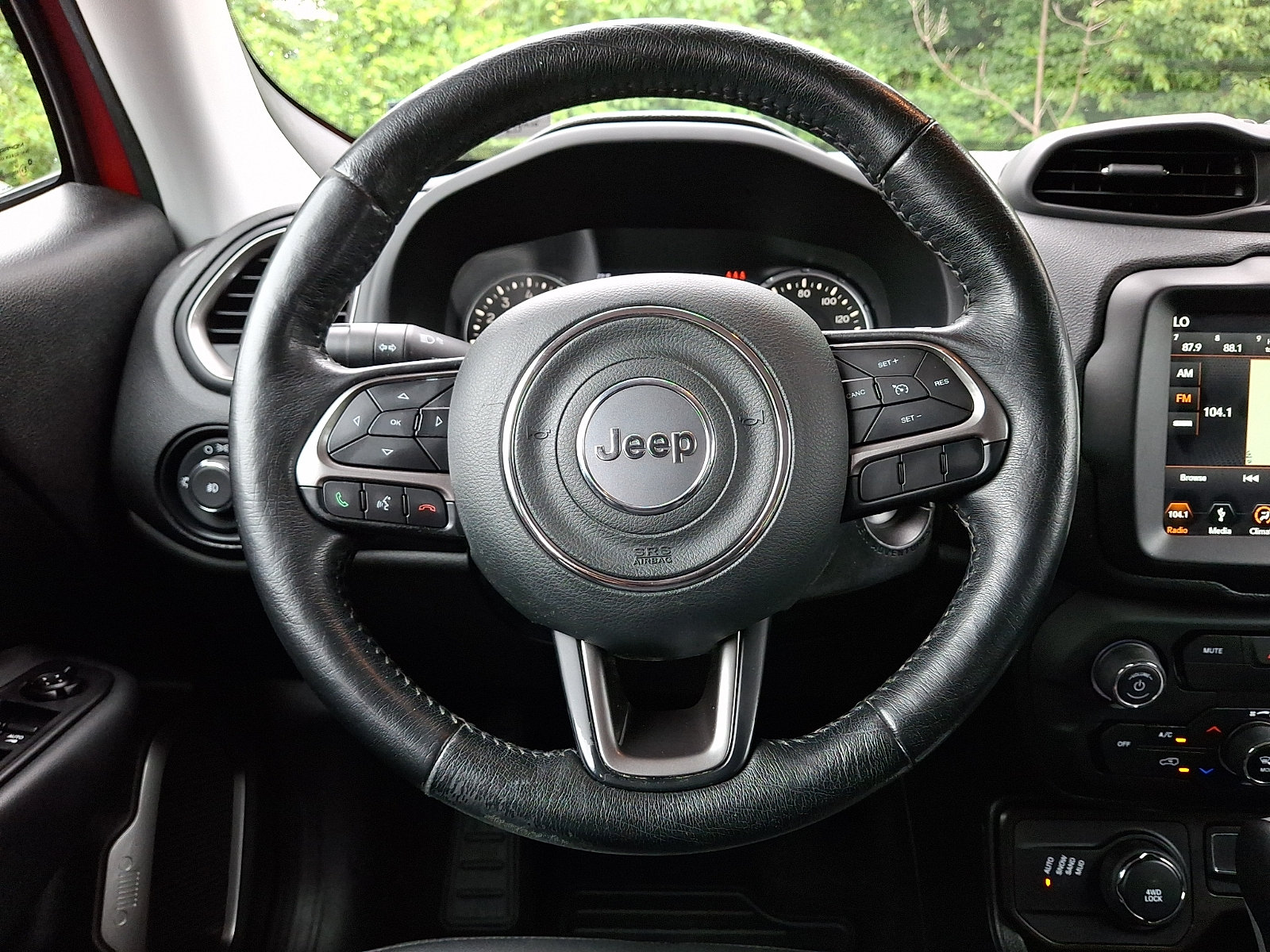 Certified 2019 Jeep Renegade Limited w/ UConnect 8.4 Nav Group AWD/4WD image 21
