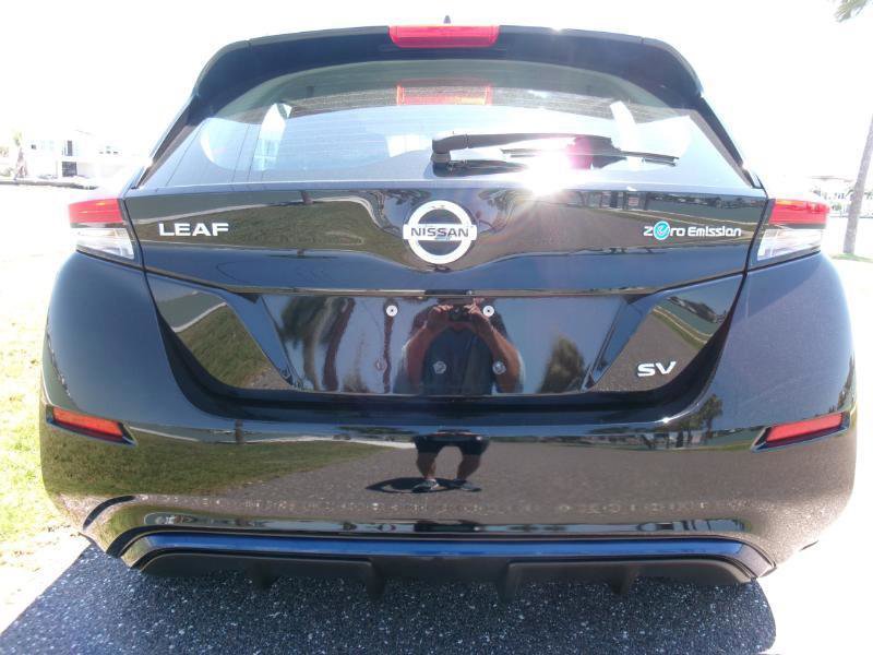 Used 2018 Nissan Leaf SV w/ SV Technology Package FWD image 18