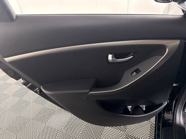 Used 2016 Hyundai Elantra GT FWD image 19