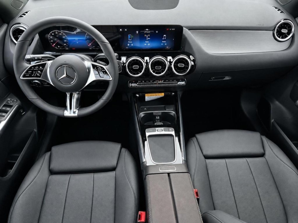 New 2026 Mercedes-Benz GLA 250 4MATIC image 17