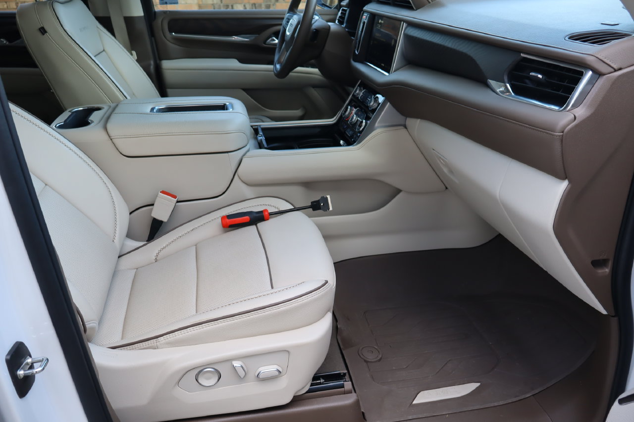 Used 2024 GMC Yukon Denali RWD image 18