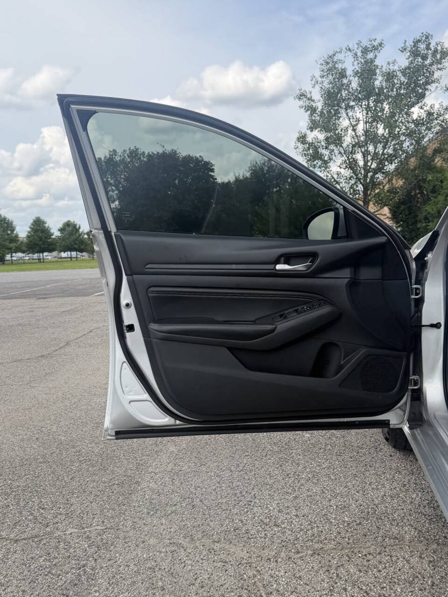 Used 2019 Nissan Altima 2.5 S FWD image 12