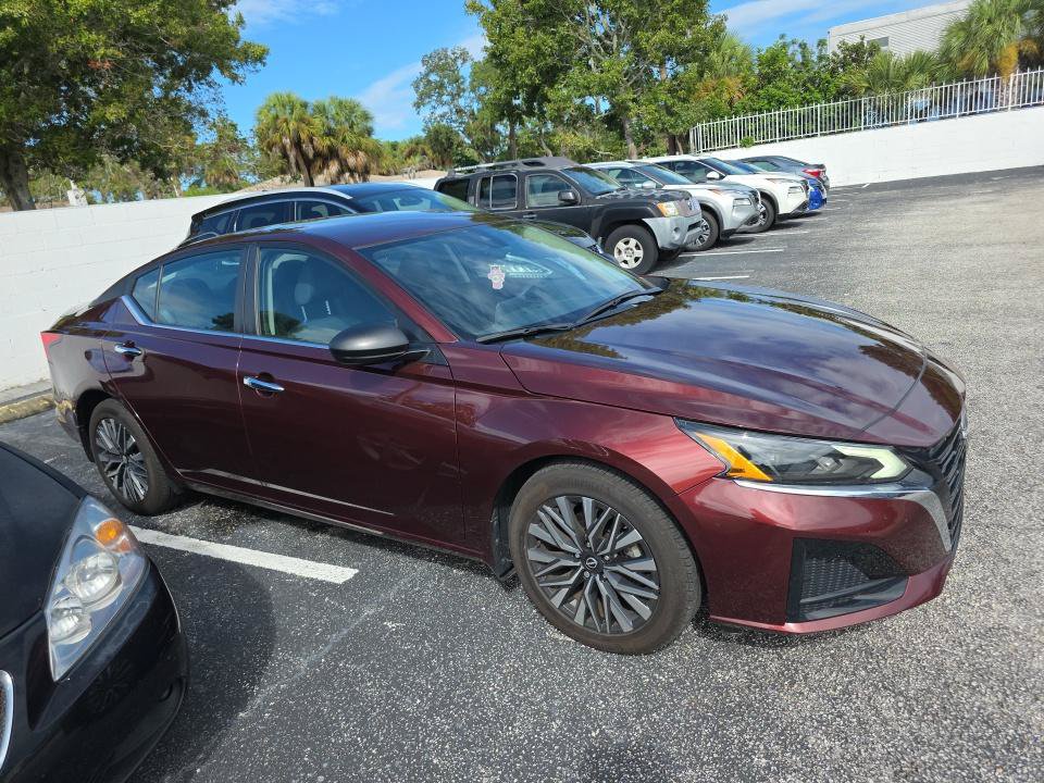 Used 2024 Nissan Altima 2.5 SV