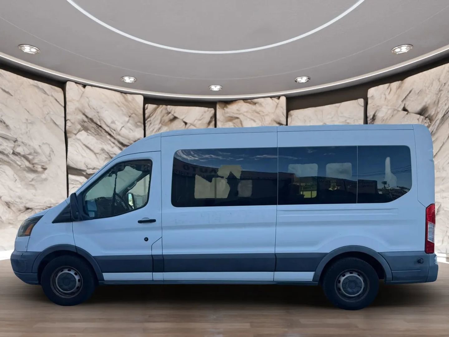 Used 2015 Ford Transit 350 XL image 5