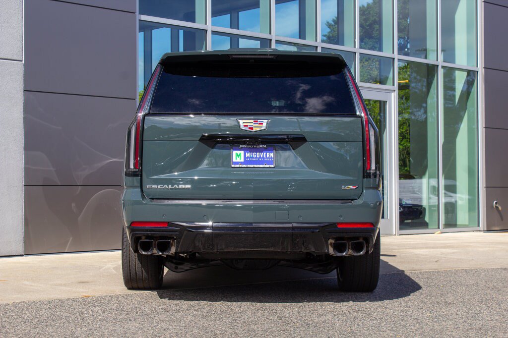 Used 2026 Cadillac Escalade V w/ LPO, Floor Liner Package AWD/4WD image 9