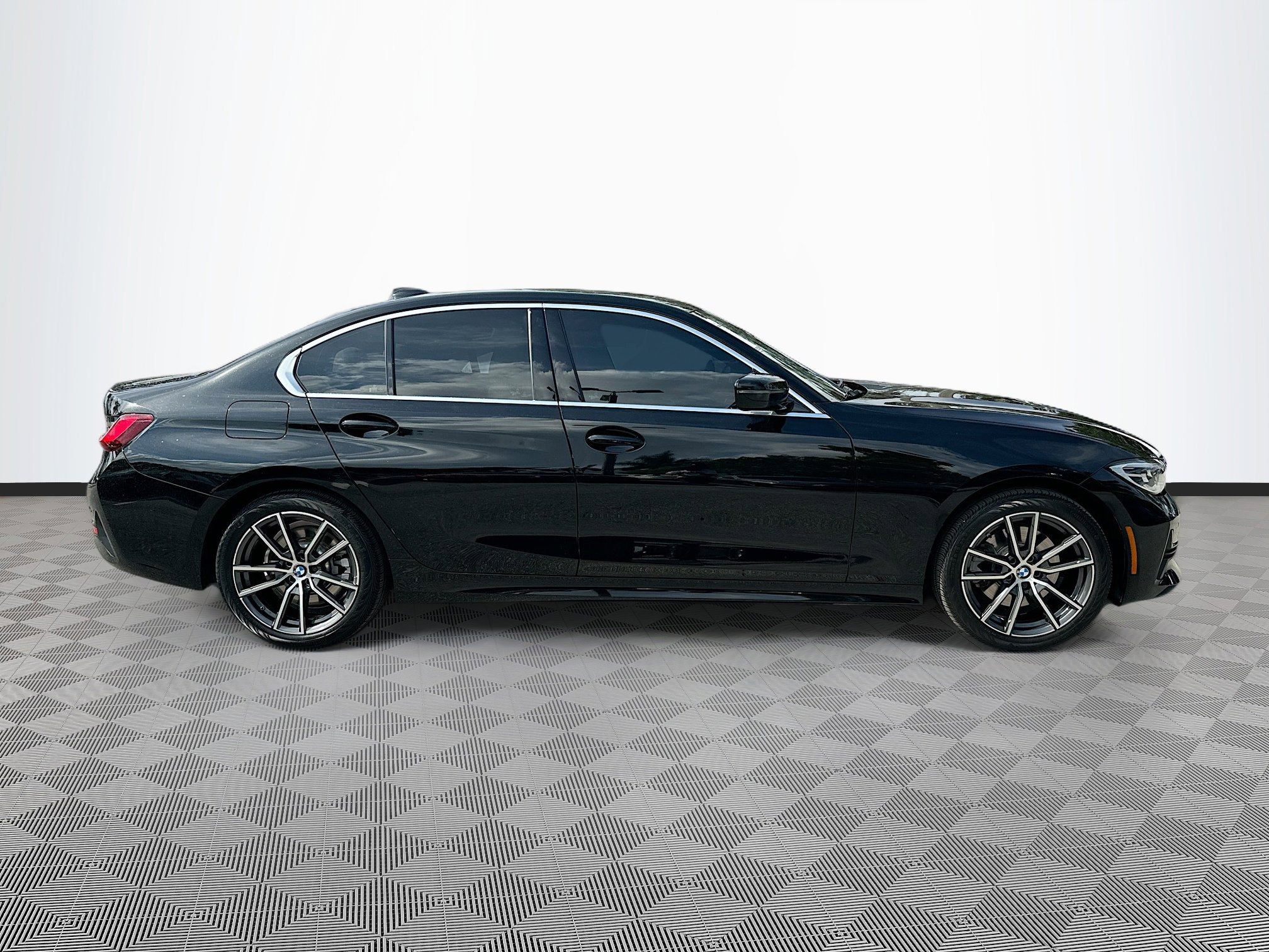Certified 2022 BMW 330i Sedan w/ Driving Assistance Package image 8