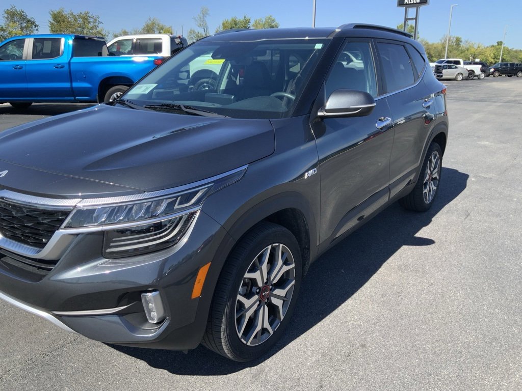 Used 2023 Kia Seltos SX image 16