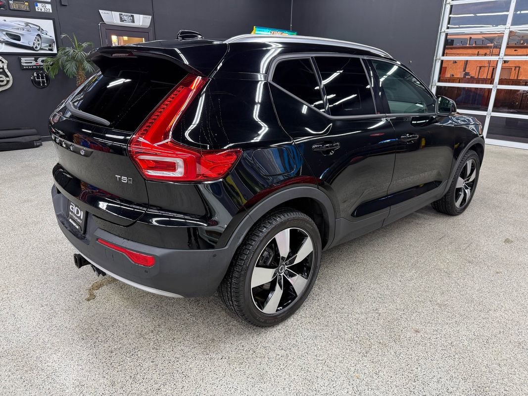 Used 2019 Volvo XC40 T5 Momentum image 5
