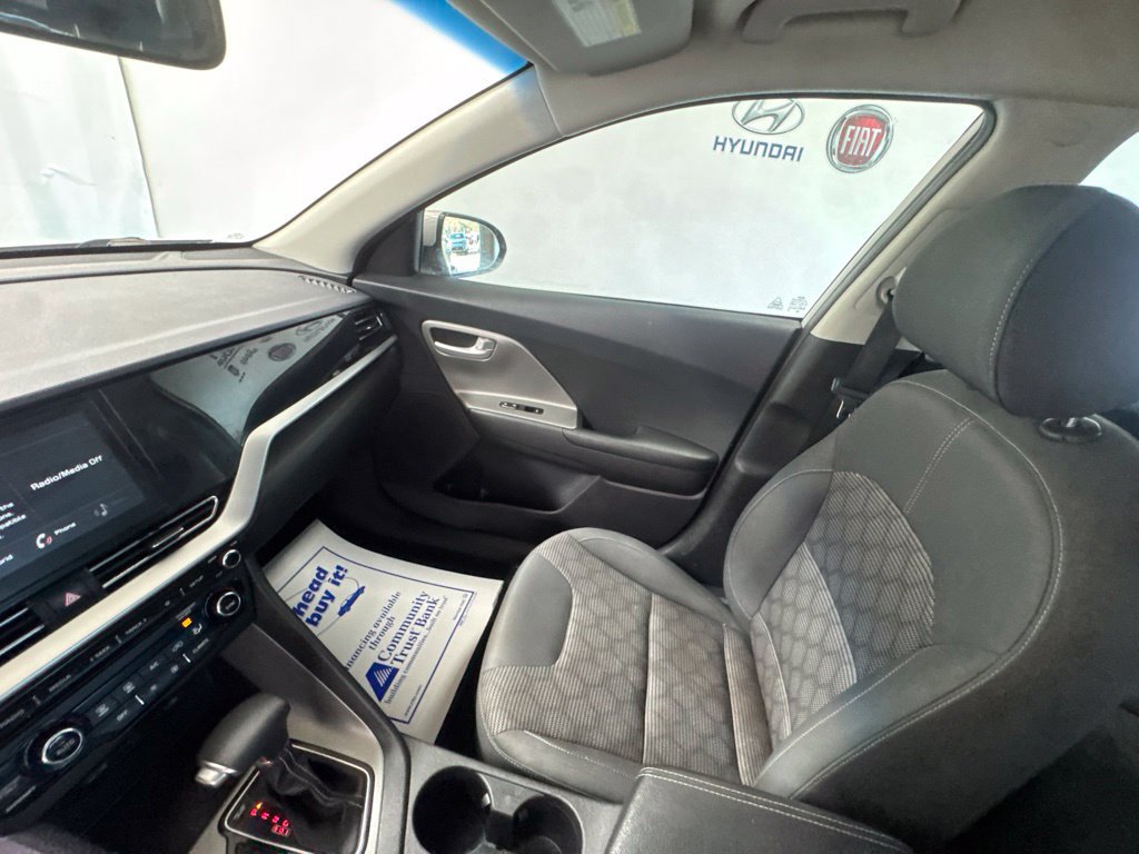 Used 2020 Kia Niro LX FWD image 25