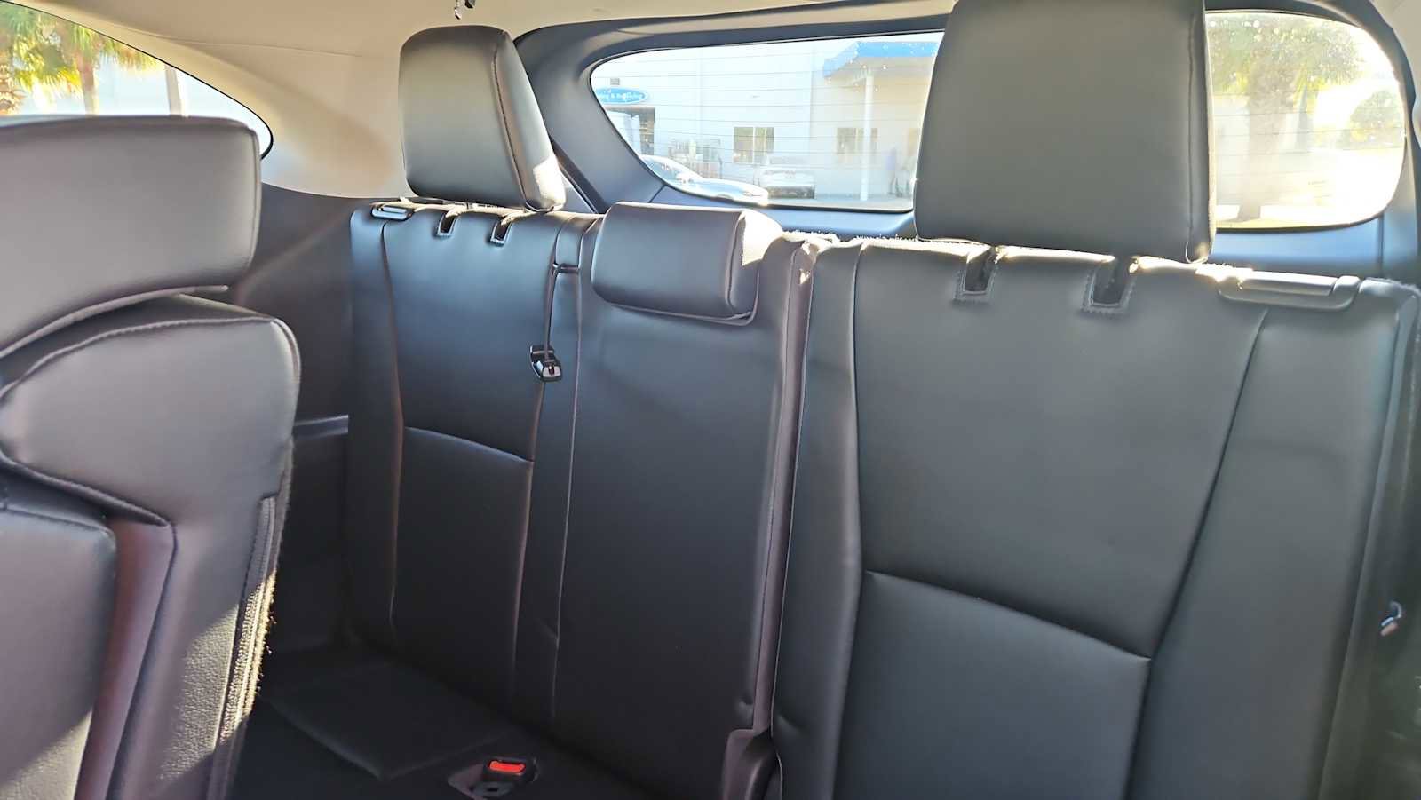 Used 2023 Toyota Highlander XLE image 27