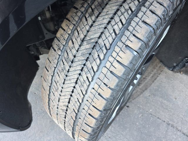 Used 2026 Cadillac Escalade IQL Sport 1 w/ LPO, ONYX Package AWD/4WD image 35