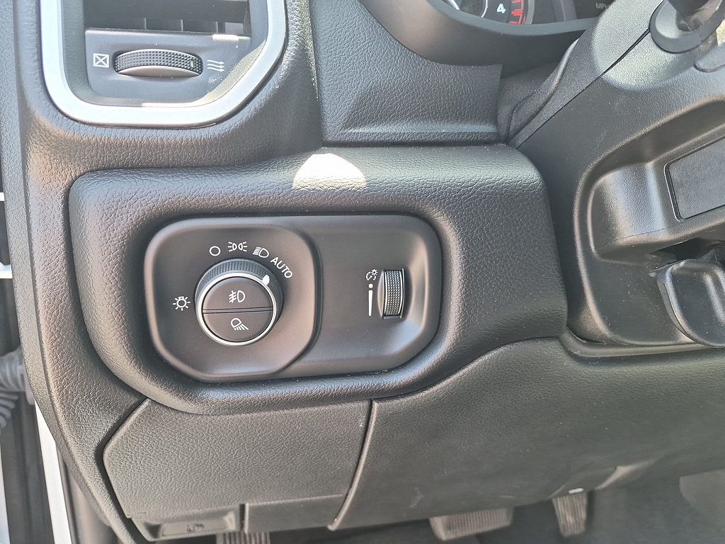 Used 2024 RAM 2500 Big Horn AWD/4WD image 16