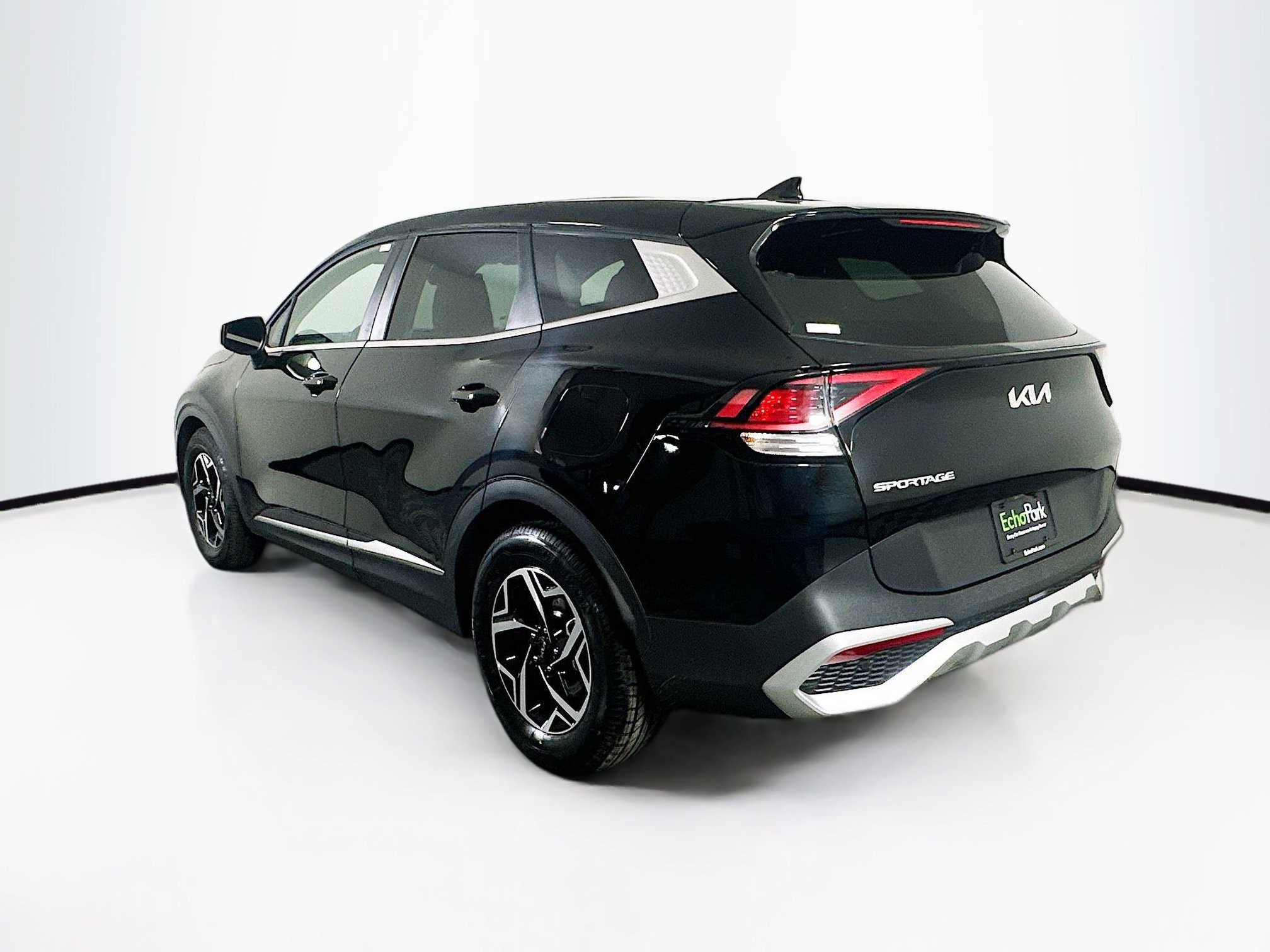 Used 2025 Kia Sportage LX image 5