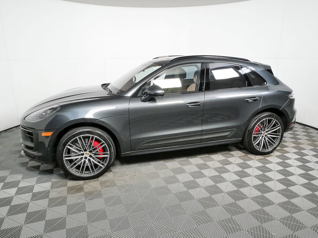 Certified 2025 Porsche Macan GTS image 2