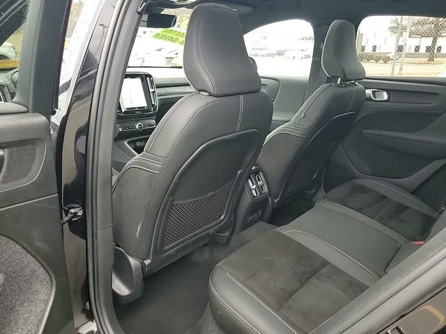 Used 2023 Volvo C40 P8 Recharge Ultimate image 30