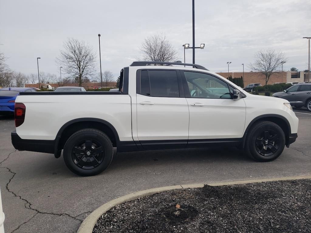 Used 2025 Honda Ridgeline Black Edition image 11