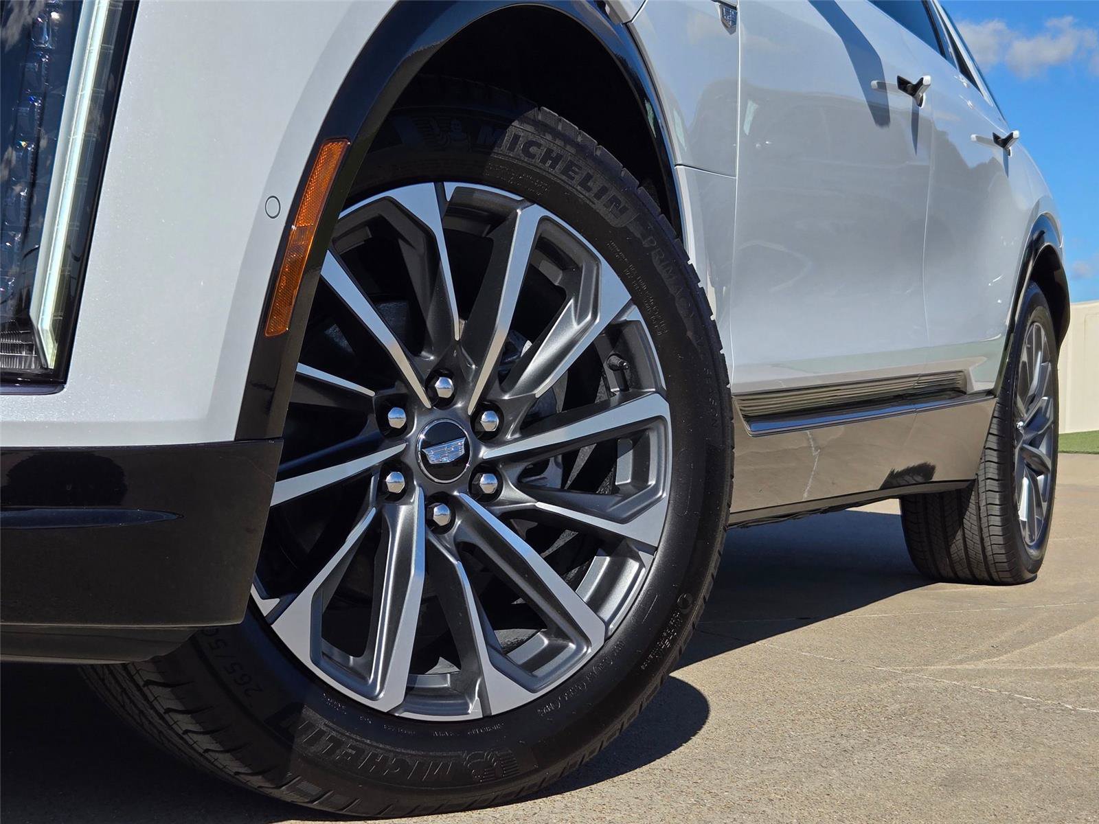 New 2026 Cadillac Lyriq Premium Luxury AWD/4WD image 8
