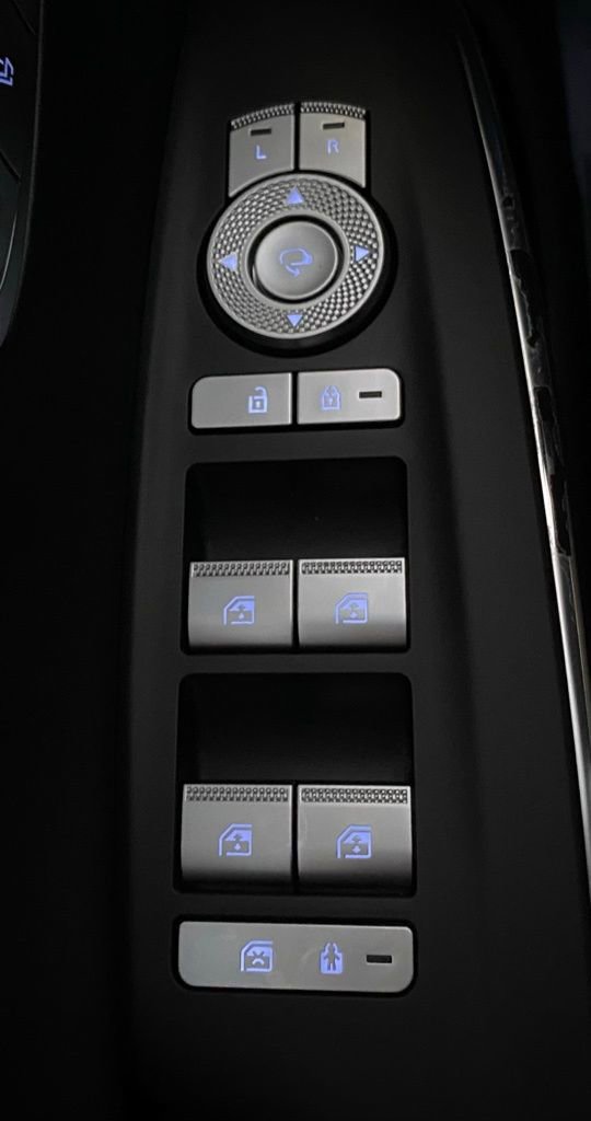 Used 2022 Genesis GV70 2.5T w/ Select Package image 29