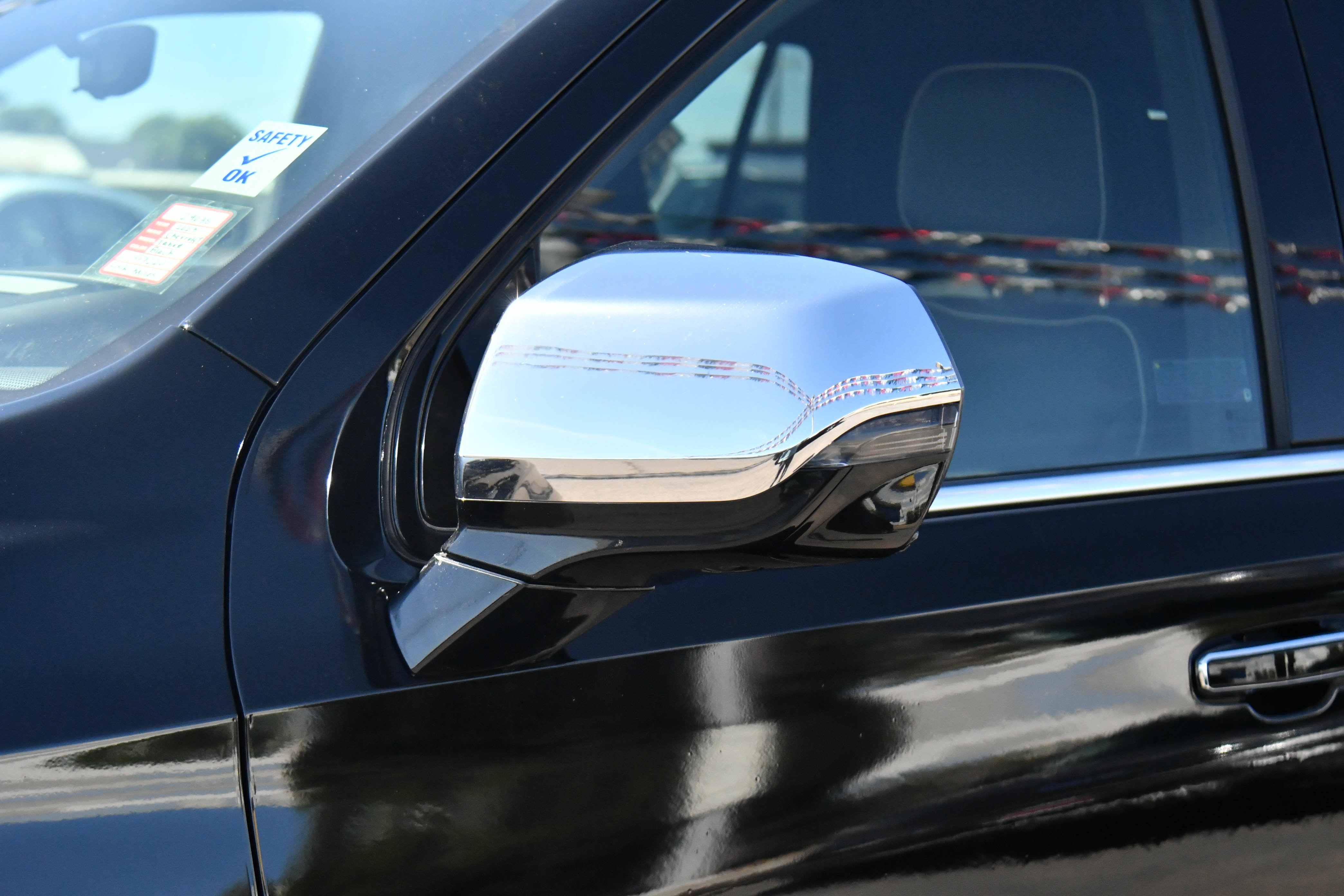 Used 2023 Chevrolet Tahoe Premier w/ Advanced Technology Package RWD image 13