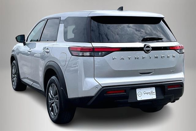 Certified 2025 Nissan Pathfinder S image 4