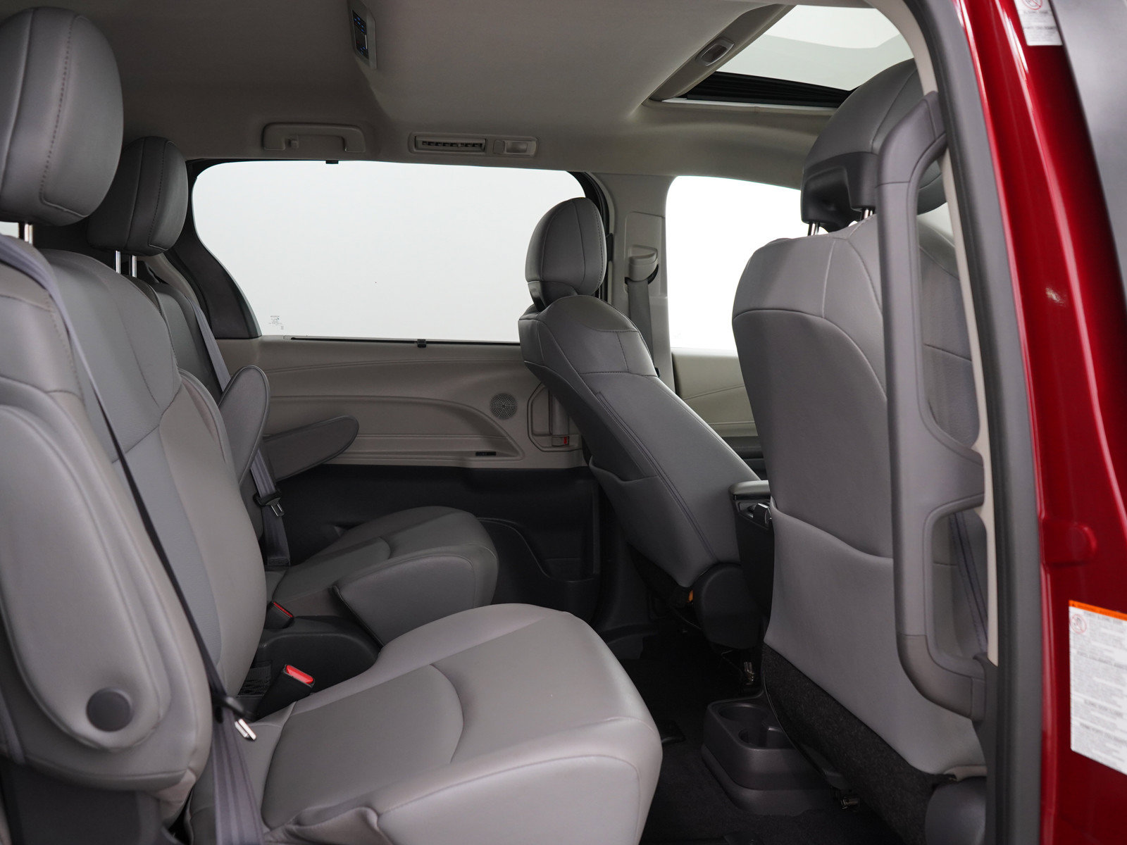 Used 2021 Toyota Sienna XLE AWD/4WD image 14