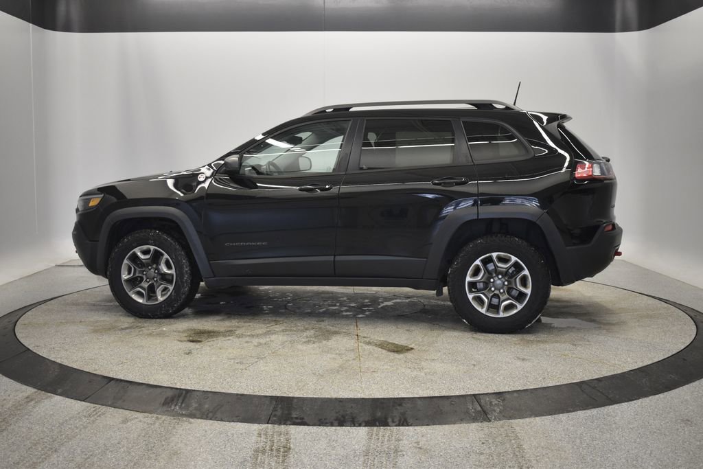 Used 2019 Jeep Cherokee Trailhawk w/ Cold Weather Group image 4