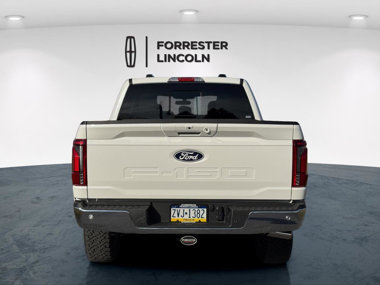 Used 2025 Ford F150 Lariat w/ Equipment Group 501A Mid image 4