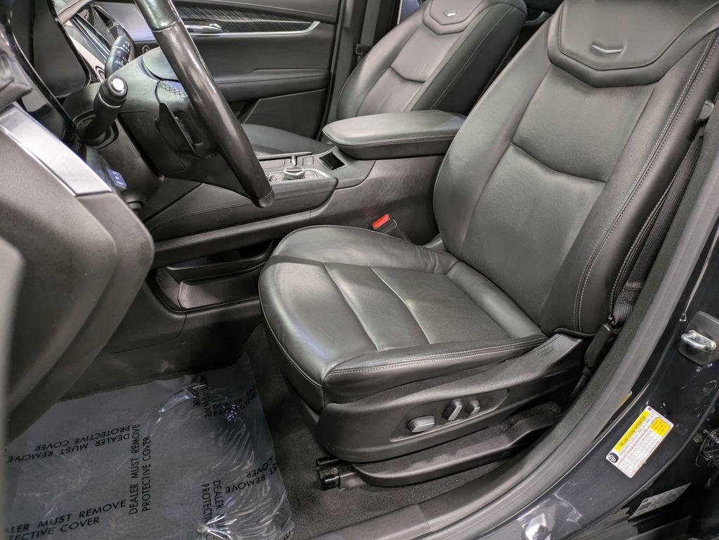 Used 2020 Cadillac XT6 Premium Luxury image 10