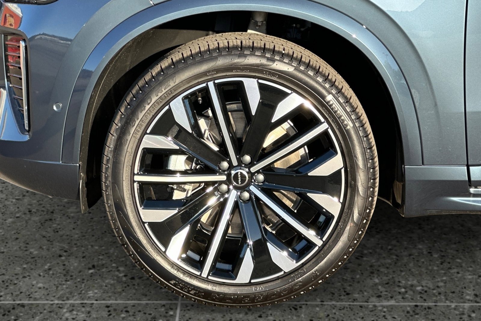 New 2026 Volvo XC90 B6 Plus image 11