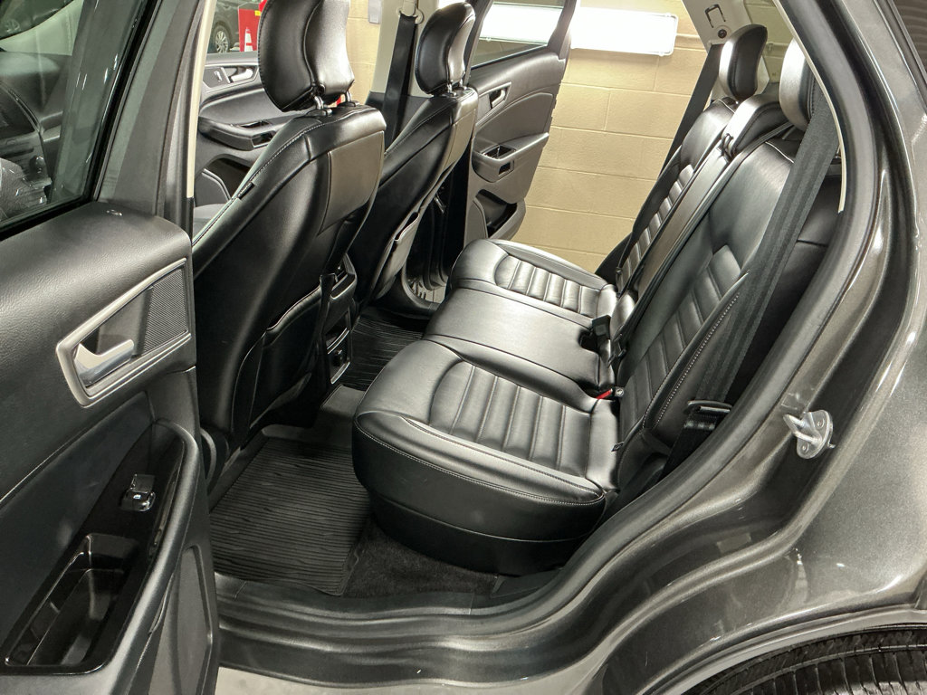 Used 2017 Ford Edge SEL w/ Equipment Group 201A FWD image 13