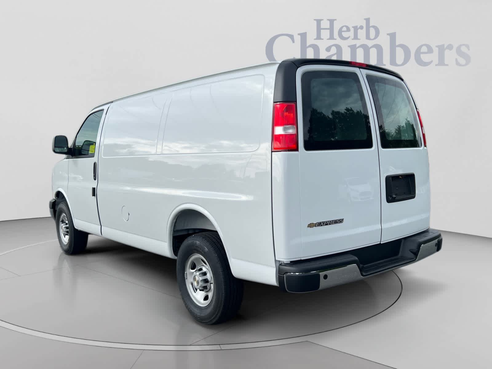 New 2026 Chevrolet Express 2500 w/ Communications Package RWD image 3