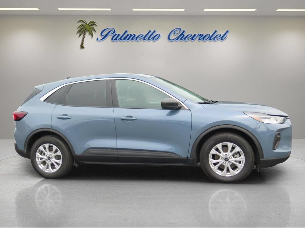 Used 2024 Ford Escape Active w/ Tech Pack #1 FWD image 2