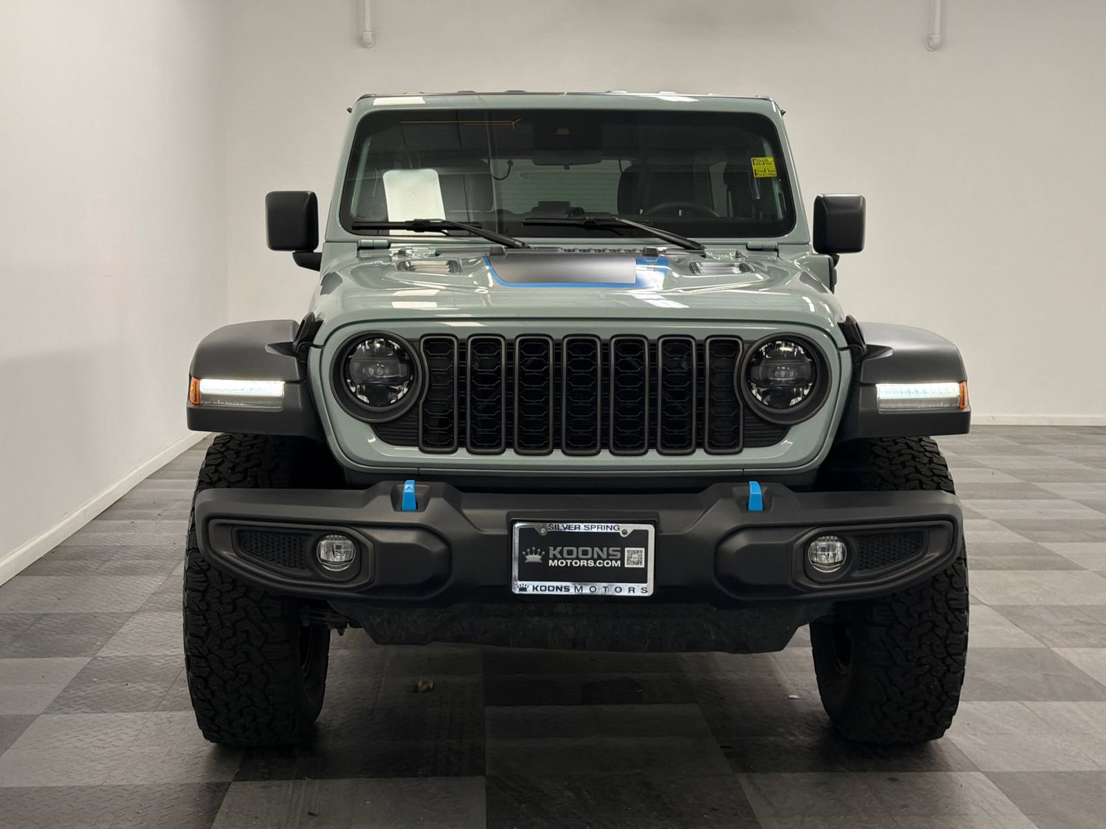Used 2024 Jeep Wrangler Unlimited Rubicon 4xe AWD/4WD image 3
