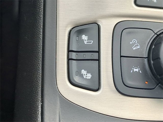 Used 2019 GMC Terrain Denali w/ Advanced Safety Package image 24