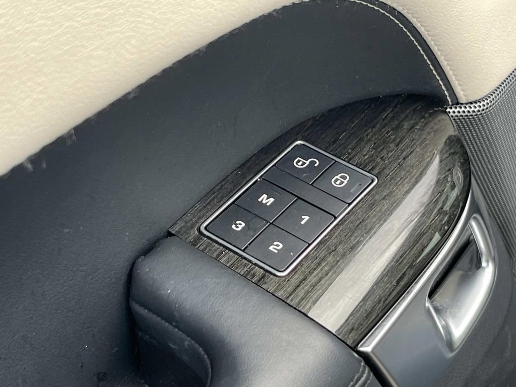 Used 2020 Land Rover Range Rover Sport HSE image 21