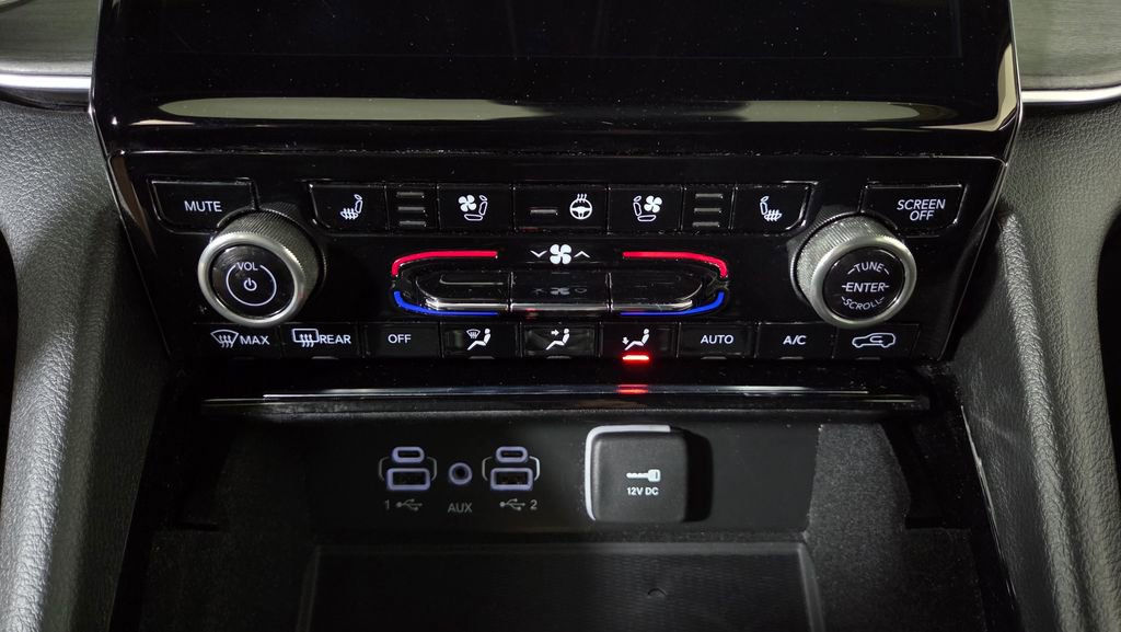 Used 2022 Jeep Grand Cherokee Overland w/ Luxury Tech Group IV image 27