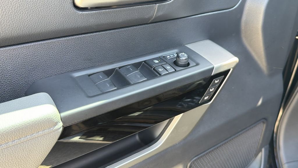 Used 2023 Toyota Tundra Limited image 15