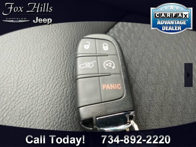 New 2023 Jeep Compass Latitude w/ Convenience Group AWD/4WD image 39