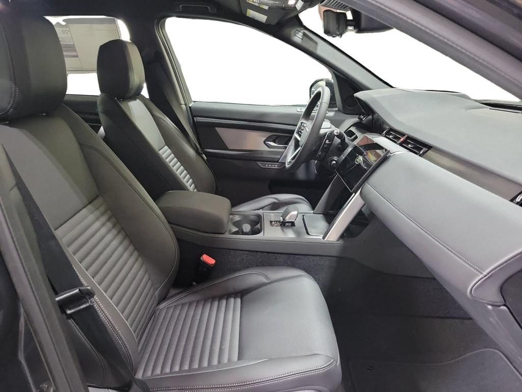 Used 2024 Land Rover Discovery Sport Dynamic SE AWD/4WD image 29