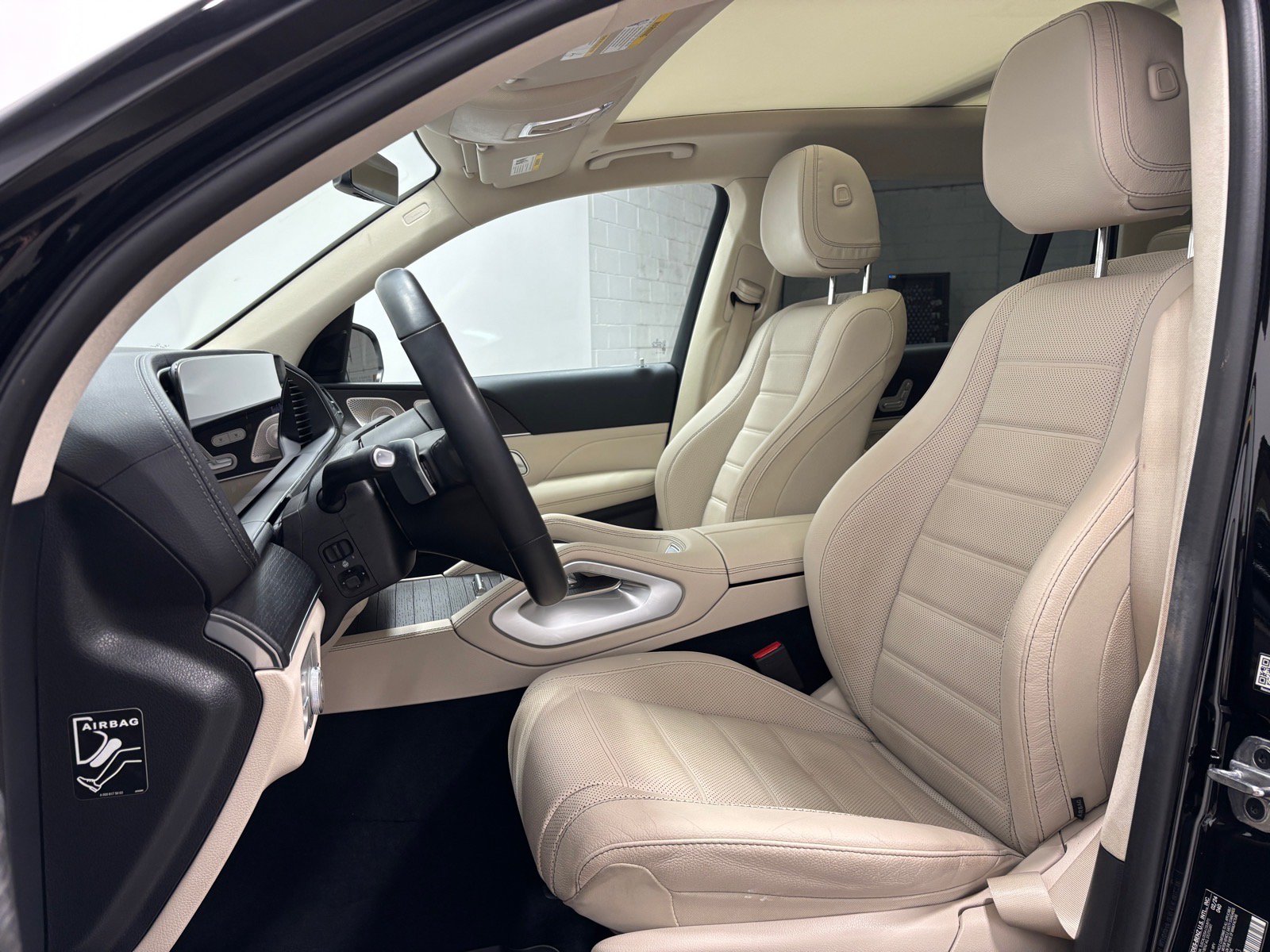 Used 2024 Mercedes-Benz GLS 450 4MATIC image 23