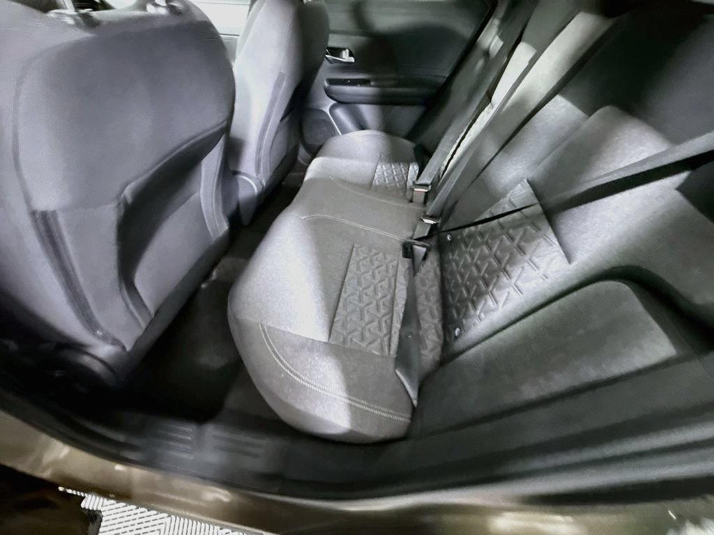 Used 2025 Nissan Kicks SV AWD/4WD image 25