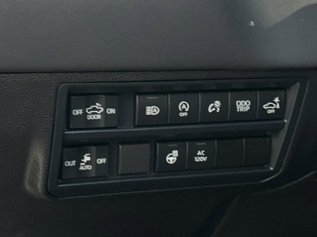 Used 2025 Toyota Tundra Platinum image 23