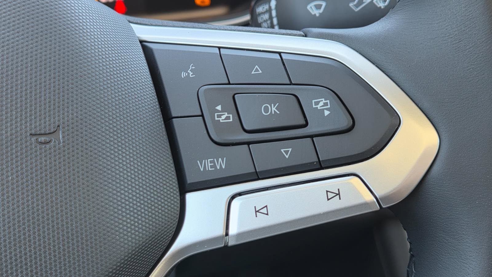 Used 2026 Volkswagen Jetta SE FWD image 26