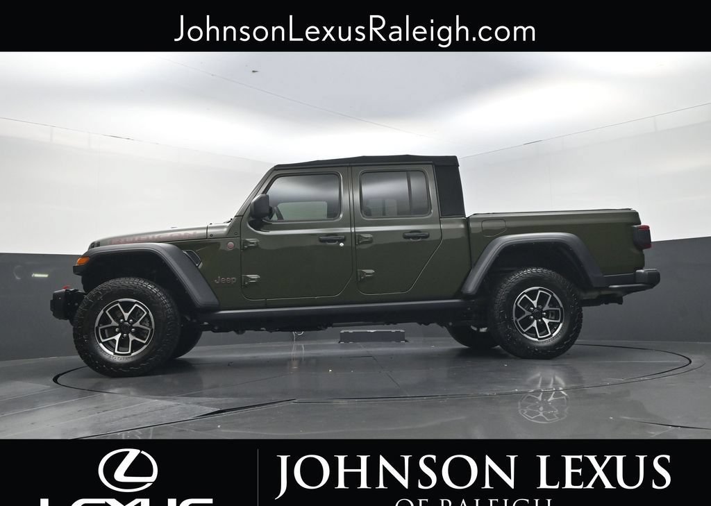 Used 2024 Jeep Gladiator Rubicon w/ Convenience Group AWD/4WD image 23