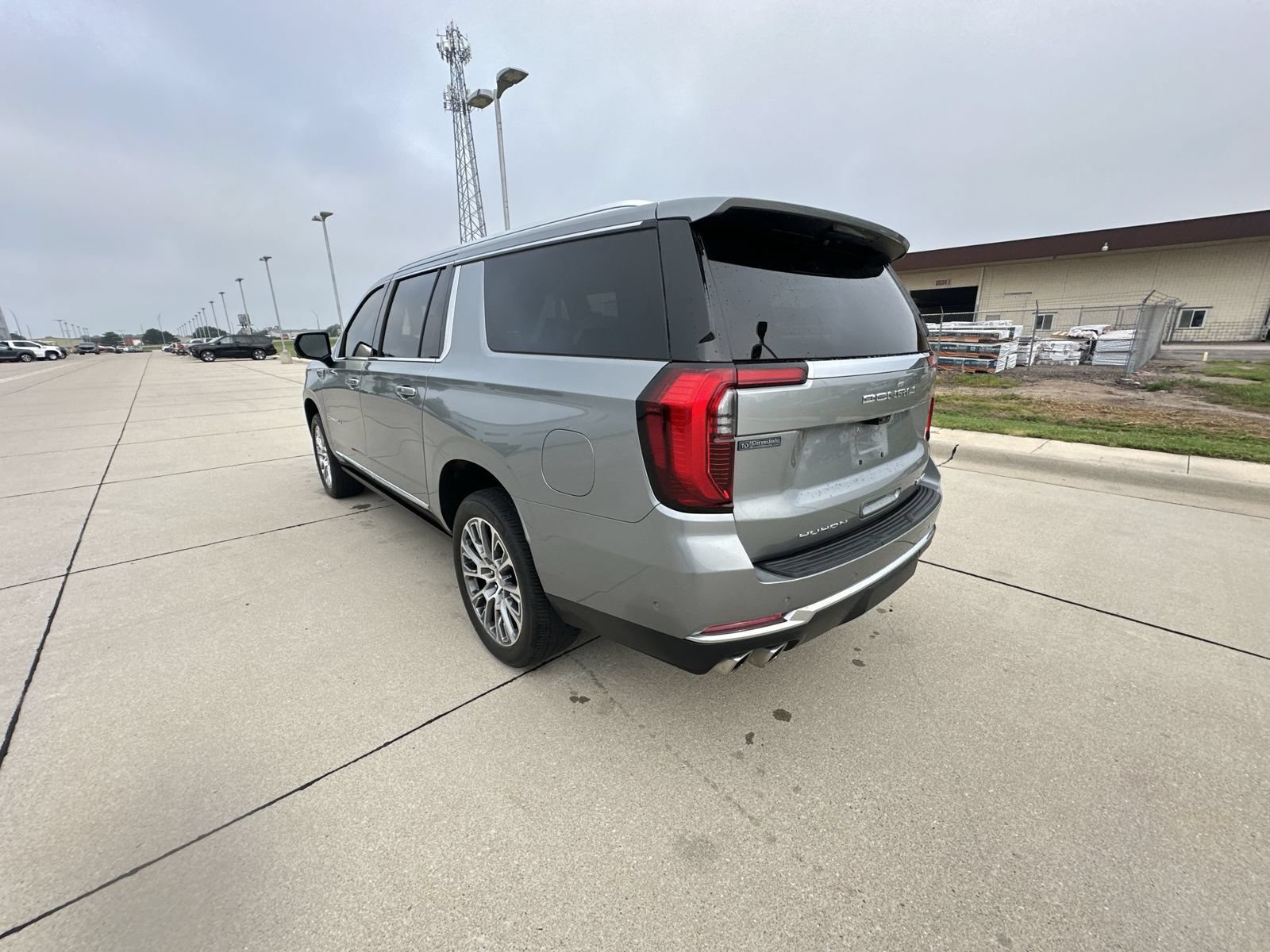 Certified 2025 GMC Yukon XL Denali w/ Denali Reserve Package AWD/4WD image 12