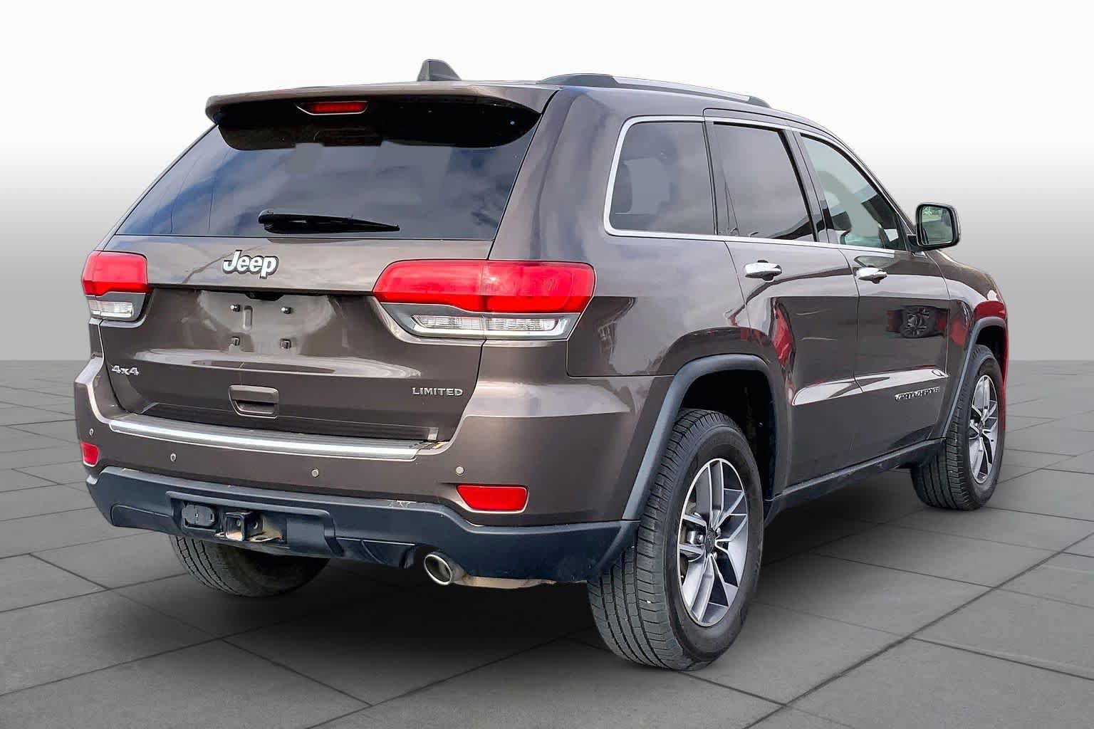 Used 2019 Jeep Grand Cherokee Limited w/ Trailer Tow Group IV AWD/4WD image 13