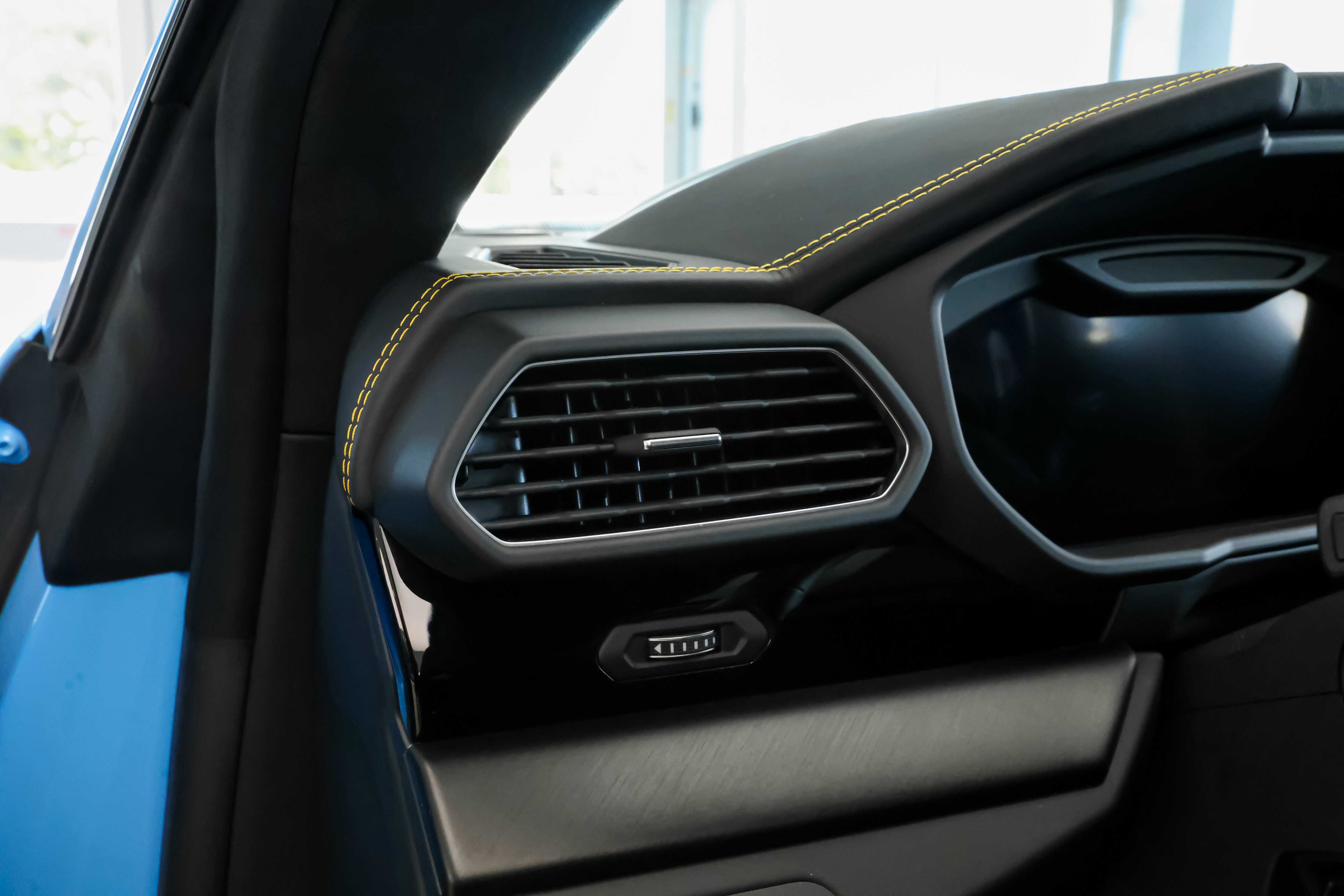 Used 2024 Lamborghini Urus S image 14