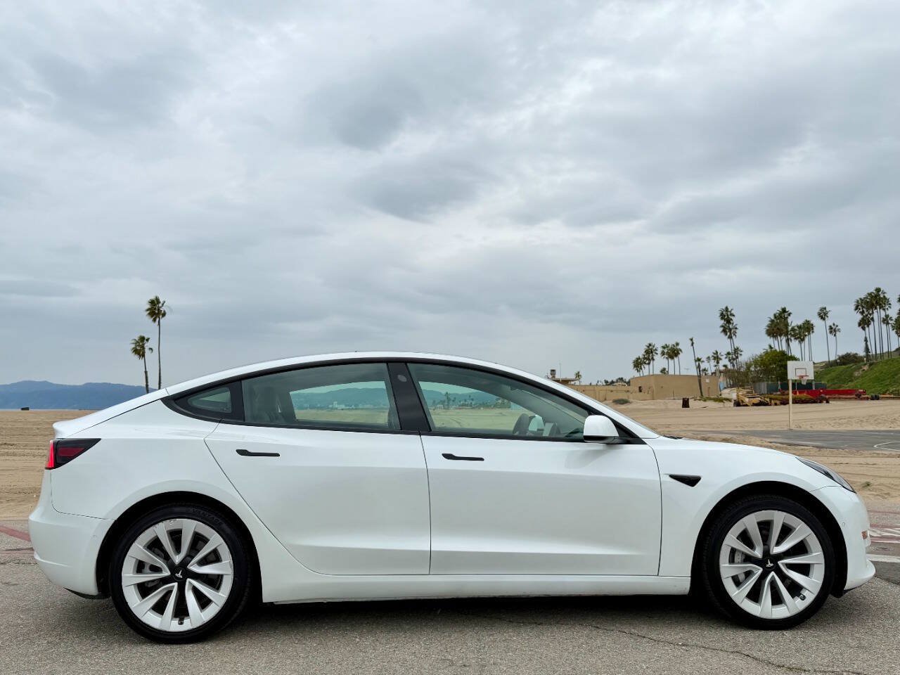 Used 2022 Tesla Model 3 Long Range AWD/4WD image 5