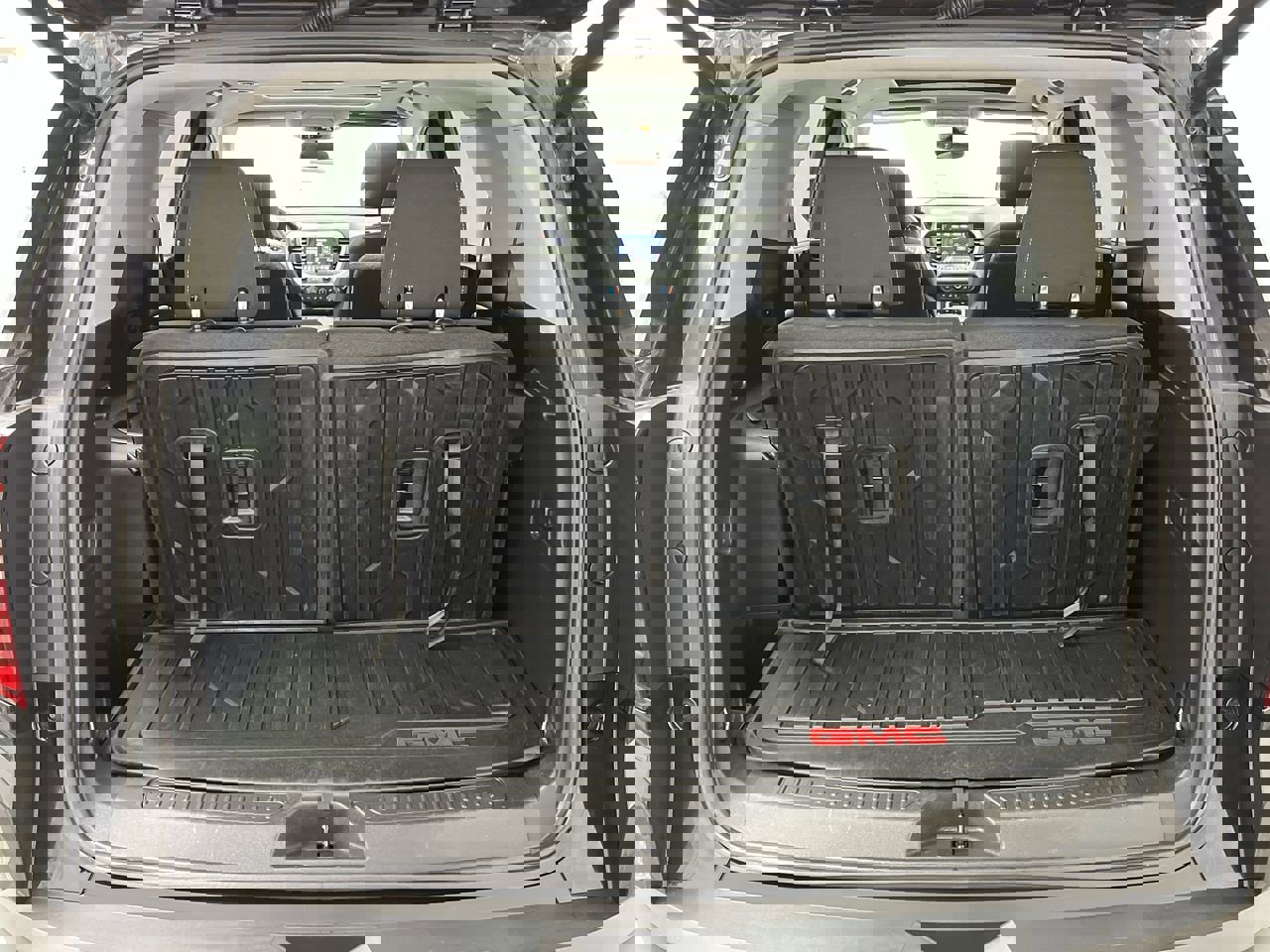 Certified 2023 GMC Acadia SLE w/ Driver Convenience Package image 33